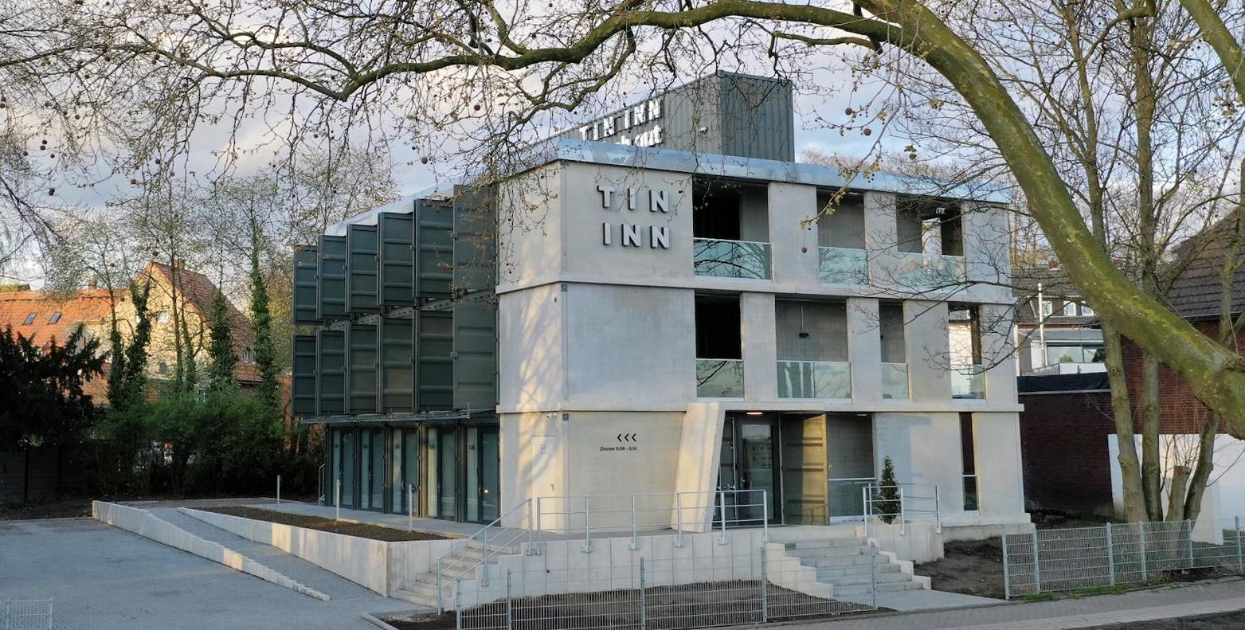 Tin Inn - Hueckelhoven - Das Hotel Aus Hochwertig Ausgebauten Ueberseecontainern Exterior foto